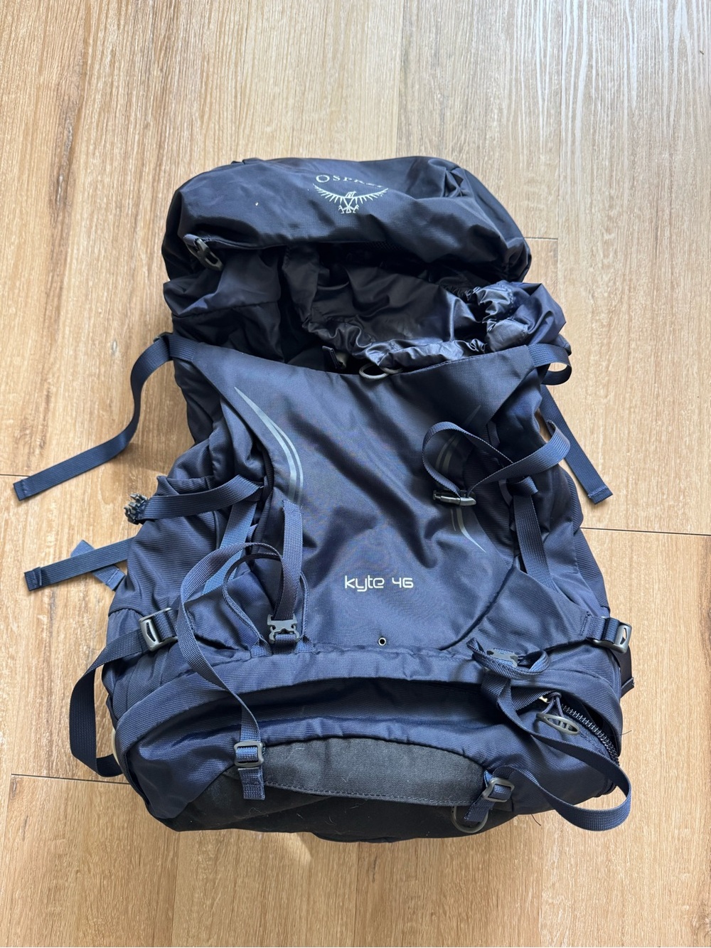 OSPREY Kyte 46 Backpack in Navy Blue